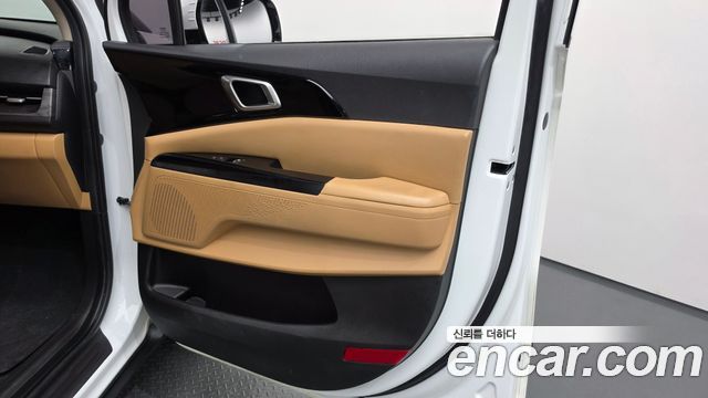Kia Canival 2023 — photo 14