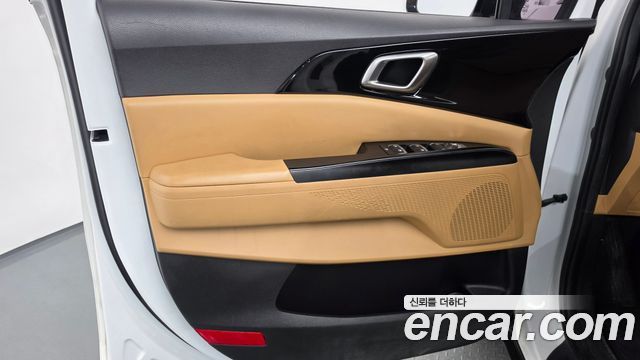 Kia Canival 2023 — photo 15