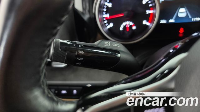Kia Canival 2023 — photo 30