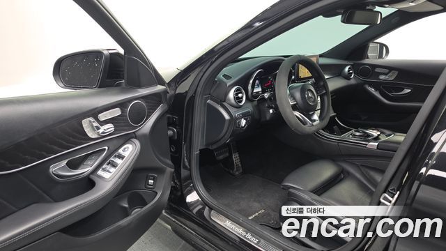 Mercedes-Benz C-Class 2017 — photo 13
