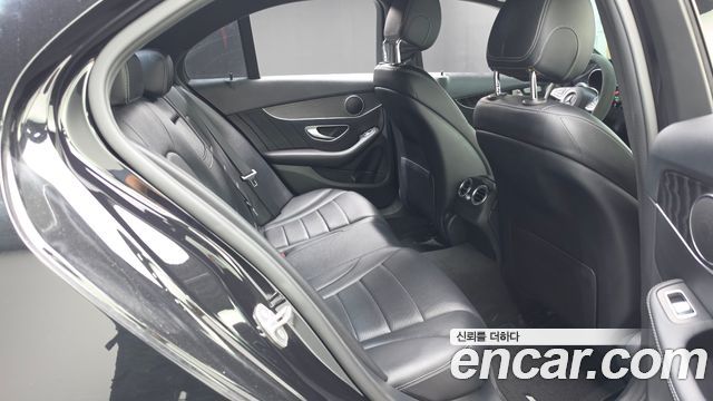 Mercedes-Benz C-Class 2017 — photo 18