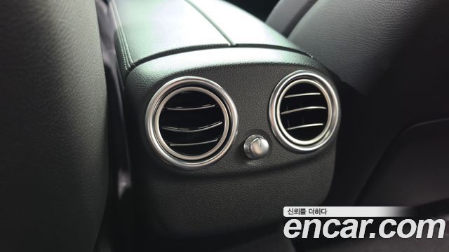 Mercedes-Benz C-Class 2017 — photo 25