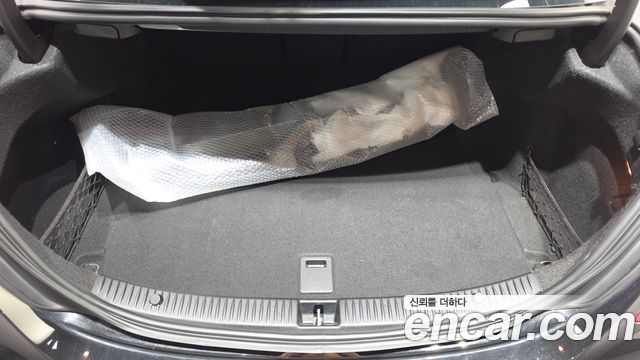 Mercedes-Benz C-Class 2017 — photo 26