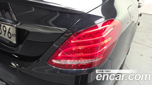 Mercedes-Benz C-Class 2017 — photo 9