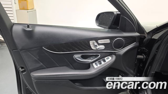 Mercedes-Benz C-Class 2017 — photo 14