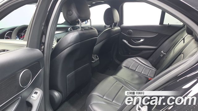 Mercedes-Benz C-Class 2017 — photo 16
