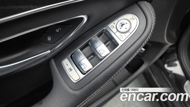 Mercedes-Benz C-Class 2017 — photo 28