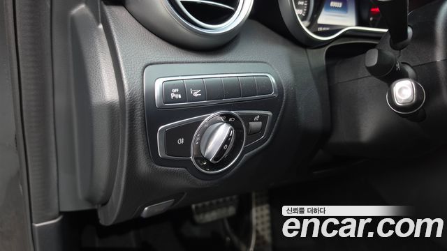 Mercedes-Benz C-Class 2017 — photo 31