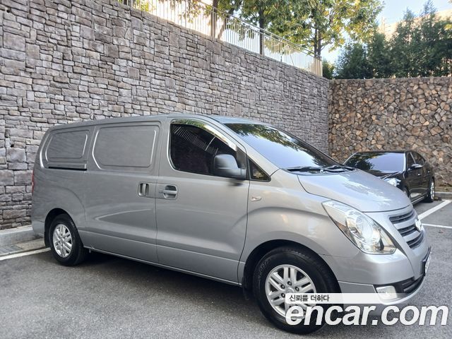 Hyundai Starex 2017 — photo 1