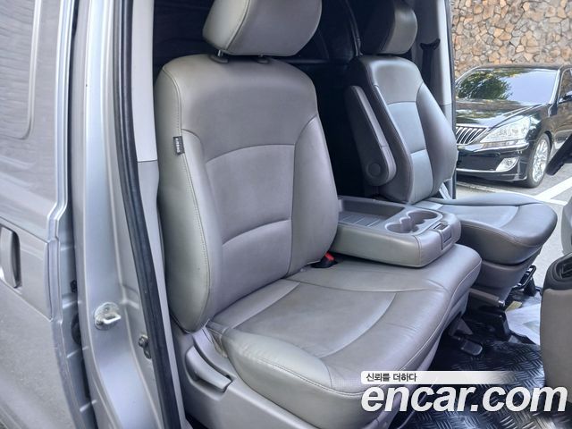 Hyundai Starex 2017 — photo 10
