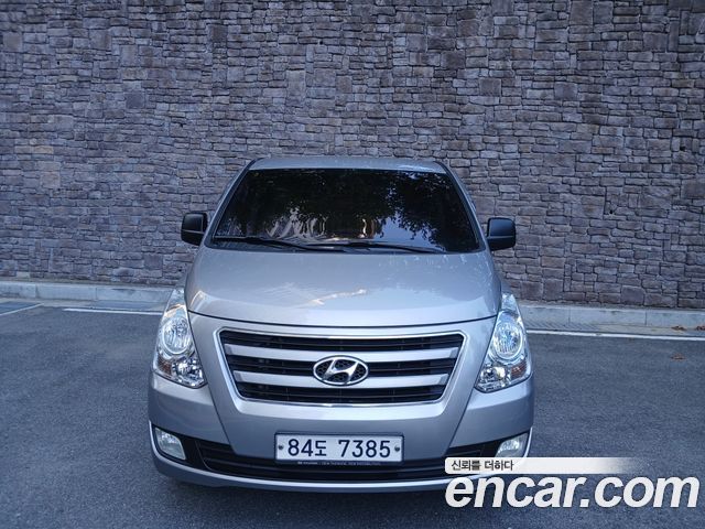 Hyundai Starex 2017 — photo 18