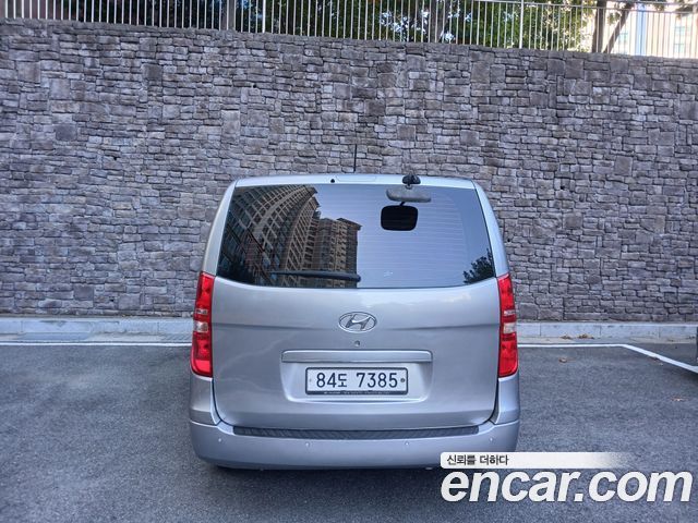 Hyundai Starex 2017 — photo 19
