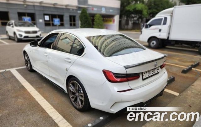 BMW 3-Series 2019 — photo 4