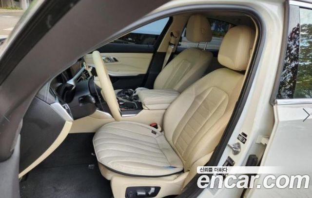 BMW 3-Series 2019 — photo 7