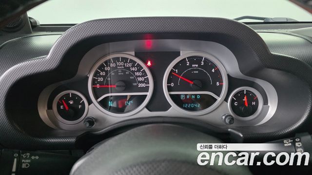 Jeep Wrangler 2010 — photo 8