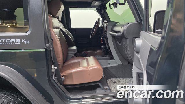 Jeep Wrangler 2010 — photo 11