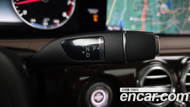 Mercedes-Benz S-Class 2020 — photo 9