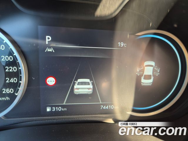 Genesis G80 2022 — photo 16