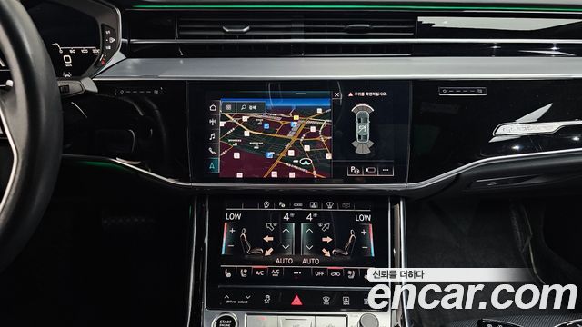 Audi A8 2021 — photo 18
