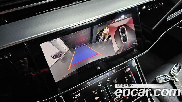 Audi A8 2021 — photo 20