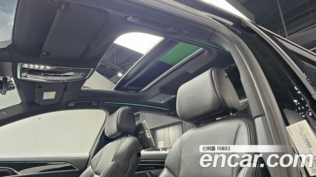 Audi A8 2021 — photo 22