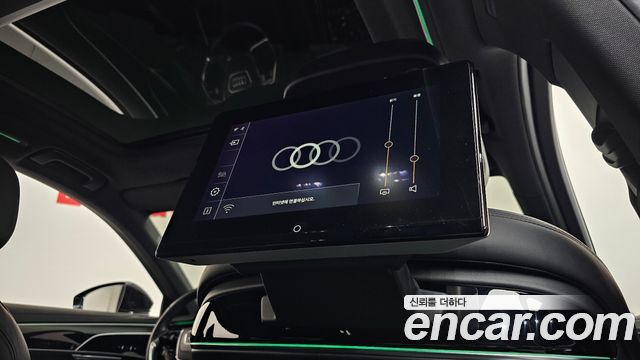 Audi A8 2021 — photo 23