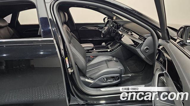 Audi A8 2021 — photo 16