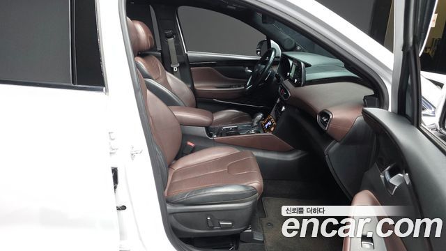 Hyundai Santafe 2019 — photo 11