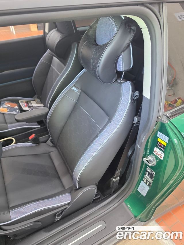Mini Cooper 2024 — photo 4