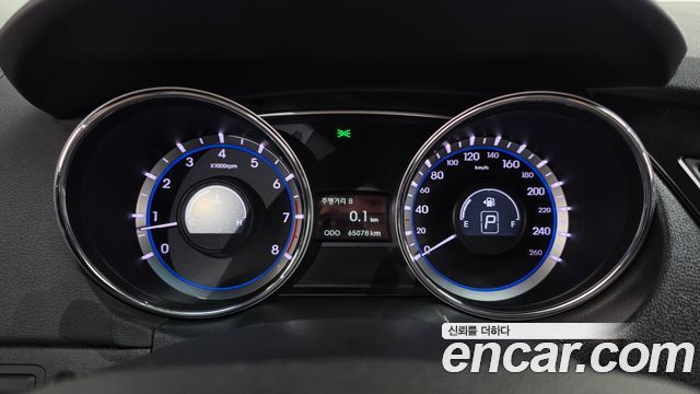 Hyundai Sonata 2012 — photo 11