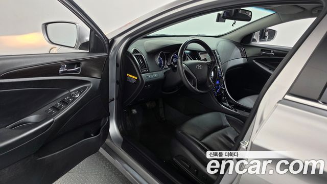 Hyundai Sonata 2012 — photo 13
