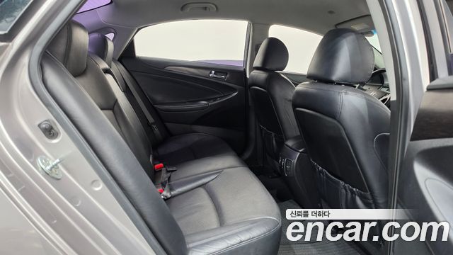 Hyundai Sonata 2012 — photo 17