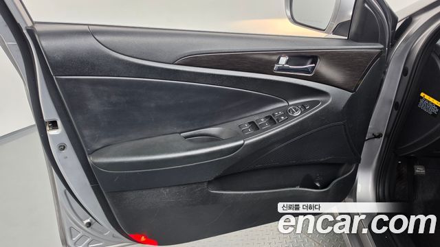 Hyundai Sonata 2012 — photo 14