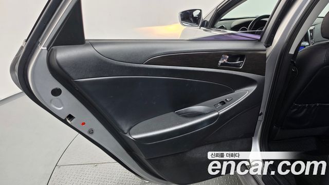 Hyundai Sonata 2012 — photo 15