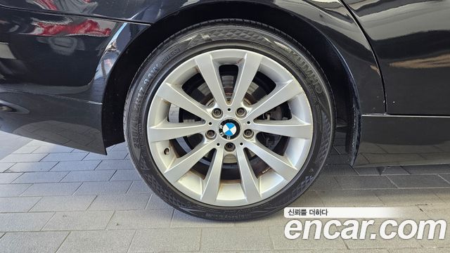 BMW 3-Series 2010 — photo 5