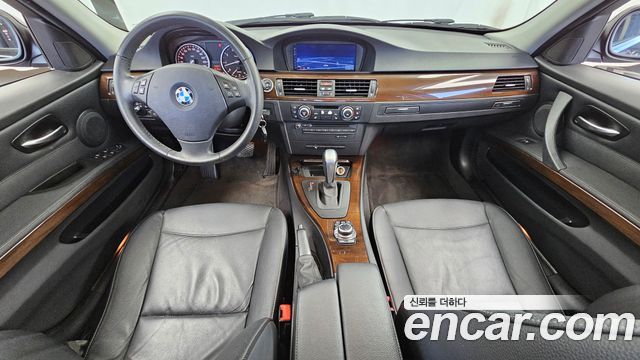 BMW 3-Series 2010 — photo 7