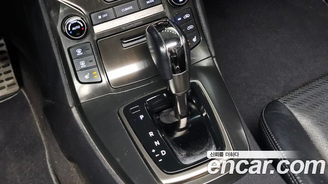 Hyundai Genesis 2012 — photo 9