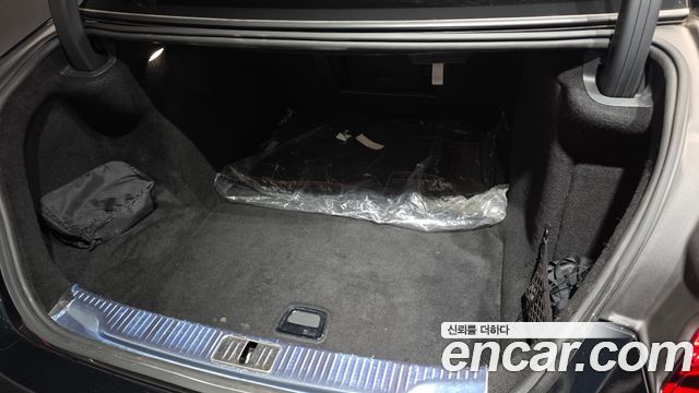 Mercedes-Benz S-Class 2021 — photo 31