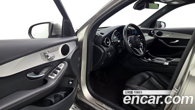 Mercedes-Benz GLC-Class 2022 — photo 13