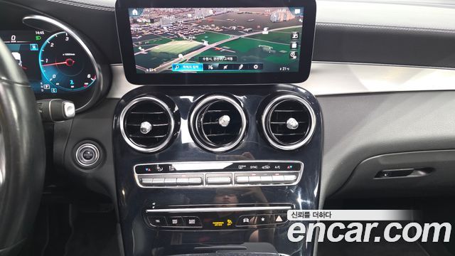 Mercedes-Benz GLC-Class 2022 — photo 19