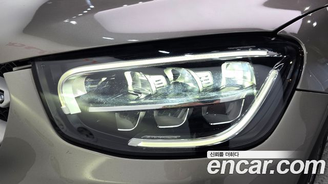 Mercedes-Benz GLC-Class 2022 — photo 8