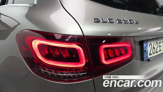 Mercedes-Benz GLC-Class 2022 — photo 9
