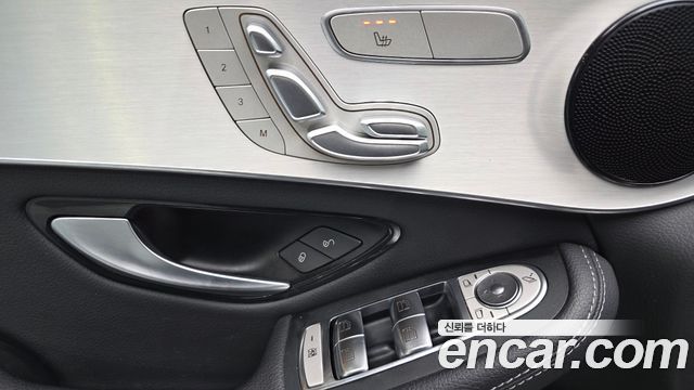 Mercedes-Benz GLC-Class 2022 — photo 28