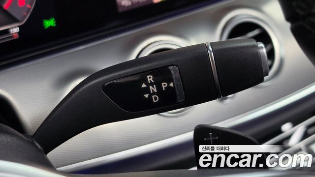 Mercedes-Benz E-Class 2019 — photo 12