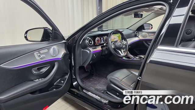 Mercedes-Benz E-Class 2019 — photo 13