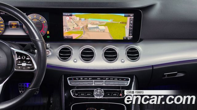 Mercedes-Benz E-Class 2019 — photo 21