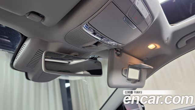 Mercedes-Benz E-Class 2019 — photo 31