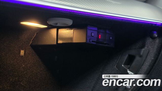 Mercedes-Benz E-Class 2019 — photo 33