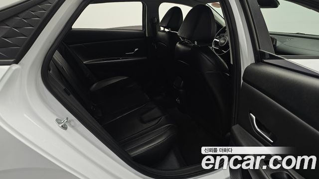 Hyundai AVANTE 2024 — photo 16