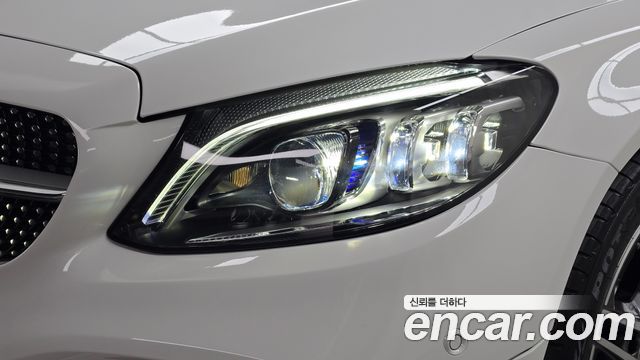 Mercedes-Benz C-Class 2022 — photo 8